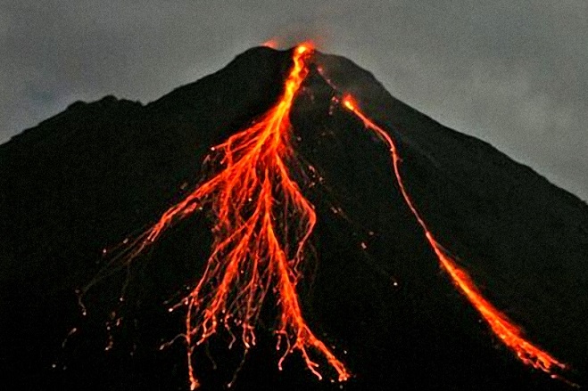 הר געש בקוסטה ריקה. צילום: אלכס לנדסברג