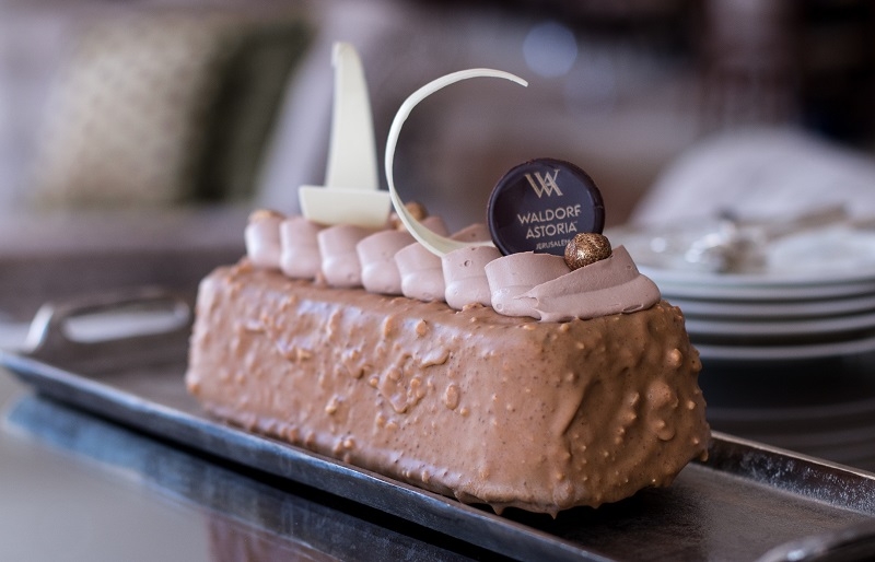 עוגת שוקולד חלבית ועשירה – 'Waldorf 28. צילום:  אתי נמיר