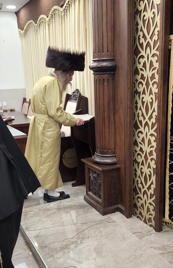 הגה"צ רבי אלימלך בידרמן שליט"א במעמד פתיחת ימי הסליחות באשקלון. צילום: דוברות המועצה הדתית אשקלון