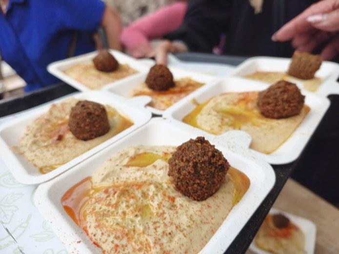 תפילה במקומות הקדושים בירושלים. צילום: כיסופית קבלן