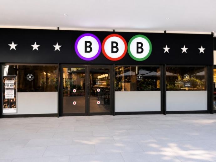 המסעדה המחודשת של BBB ברמת החייל. צילום: זאב גינזברג