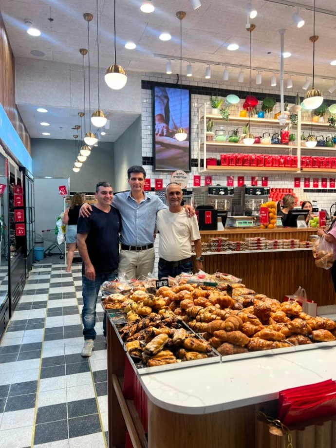 מימין: עופר נאמן, בן דבש ויניב רוחם. צילום: יח