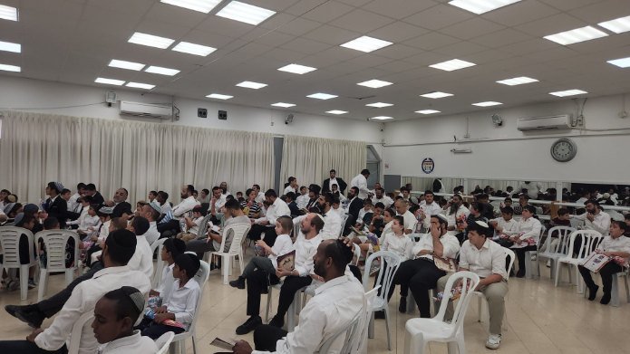 מאות אבות וילדים בלימוד 'אבות ובנים המרכזי' במתנ"ס שפירא באשקלון | צילום: יח"צ