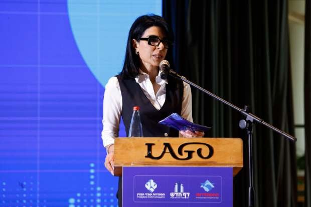 מן הדוברות בכנס "בונים ביחד" של איגוד עובדי הבניין בהסתדרות. צילום: גיא יחיאלי
