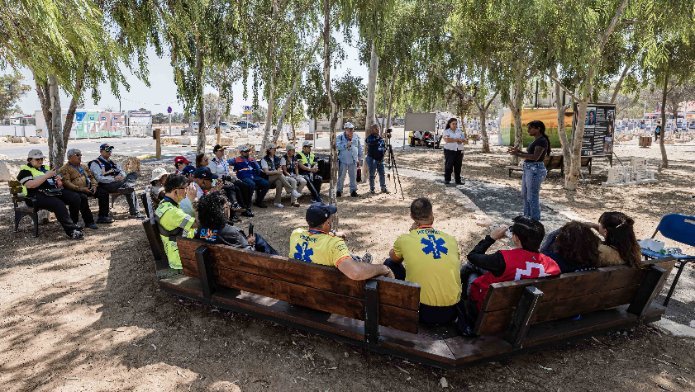המשלחת בסיור המקצועי בדרום הארץ. צילום: אלון שפיגל