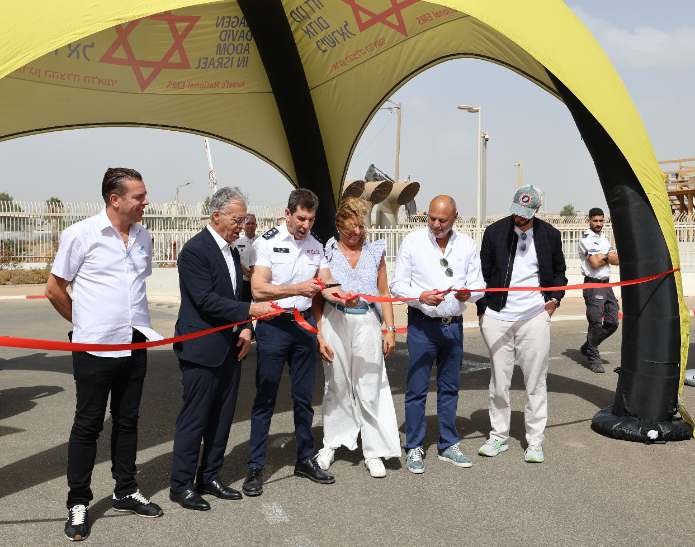 טקס גזירת הסרט בחנוכת 96 האמבולנסים החדשים. צילום: דוברות מד"א