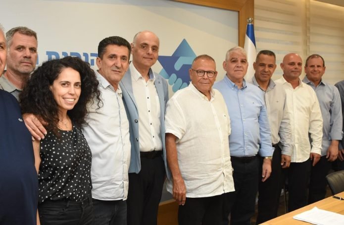מעמד חתימת ההסכם הקיבוצי בחברת מקורות | צילום: יסמין גיל, דוברות ההסתדרות