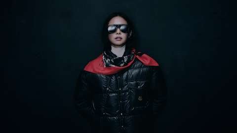 ג'ני בקמפיין Moncler Re/Icons. צילום: Moncler