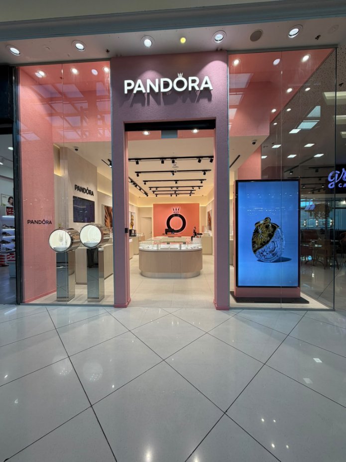 חנות הקונצפט החדשה של PANDORA בעופר הקניון הגדול פתח תקווה | צילום: יח"צ
