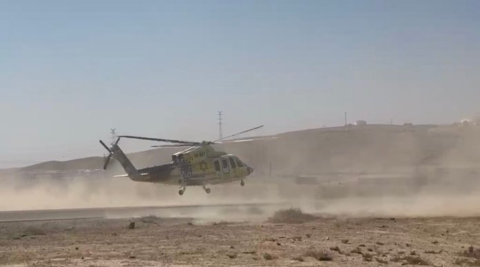 מסוק מד"א נוחת במנחת דימונה לפינוי נפגעים לבית חולים (צילום: דוברות מד"א)