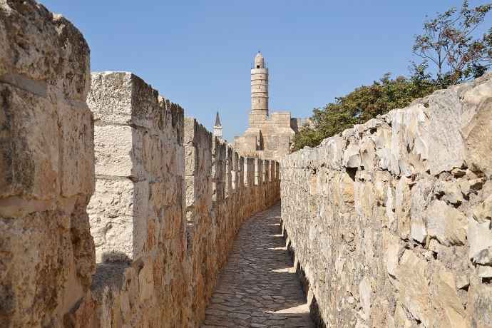 מגדל דוד וחומות העיר העתיקה ליד שער יפו
