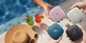 380 גרם ו-24 שעות נגינה: Anker משיקה את Boom Go 3i Boom Go 3i נועד לשימוש מחוץ לבית, כולל ליד הבריכה והים. צילום: יח״צ | צילום: יח״צ