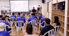 מאמני "החלוץ" נפגשו לכנס הפתיחה: כך מייצרים מרחב בטוח על המגרש כנס המאמנים הראשון של