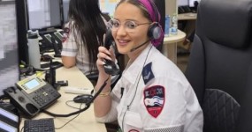 שלוש לידות בלילה אחד: מוקדנית מד"א סייעה טלפונית לשלוש יולדות רינת בן דוד, חובשת רפואת חירום במוקד החירום 101 של מד