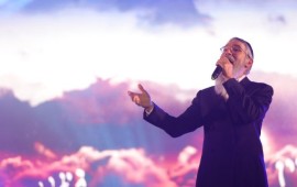 אשקלון: אלפים במופע סוכות המרכזי עם אברהם פריד ובר קופרשטיין הזמר אברהם פריד במופע הסוכות המרכזי באקו פארק אשקלון | צילום: אלדד עובדיה, כפיר שררה ועומרי סילבר