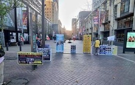 "תלייה כדי למחוץ את האופוזיציה": גל ההוצאות להורג באיראן דוכן מחאה של פעילי זכויות אדם למען אסירים איראנים הנידונים למוות. צילום: Eothan / ויקישיתוף, רישיון CC BY-SA 4.0 | צילום: Eothan / ויקישיתוף, רישיון CC BY-SA 4.0