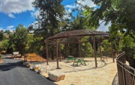 בעלות 5.5 מיליון שקל: הושלם שלב ב' בפארק לימונים בצפת מתחם ישיבה מוצל בפארק לימונים בצפת | צילום: גיא קולר, רשות ניקוז ונחלים כינרת