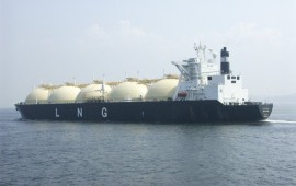 MidOcean Energy של EIG תשתתף בשלב 2 של LNG Canada מכלית גז טבעי נוזלי (LNG) בלב ים. אילוסטרציה | צילום: 青空白帆 / Wikimedia Commons, רישיון CC BY 2.1 JP