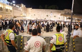 מד"א נערך לברכת הכהנים בכותל: עשרות חובשים ופראמדיקים ברחבה כוחות מד