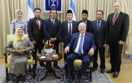 ריבלין נפגש היום עם משלחת של מנהיגים מאינדונזיה נשיא המדינה נפגש היום עם משלחת של מנהיגים מאינדונזיה. צילום: מארק ניימן/לע