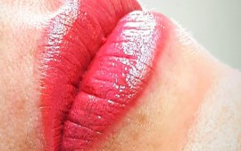 נמאס לך למרוח אודם כמה פעמים במהלך היום? חושבת על איפור קבוע לשפתיים?