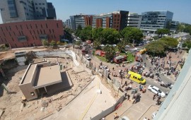 הרוג ועשרות פצועים בקריסת חניון בתל אביב קריסת מנוף חניון הברזל רמת החייל ת