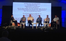 האוצר בכנס רהט-אג'יק: התקציב למגזר הבדואי ישולש, לראשונה יבחן תקצוב לכפרים בלתי מוכרים מימין לשמאל: מיכאל ביטון ראש עיריית ירוחם, שירה ברגמן אגף התקציבים באוצר, סלימאן אלעמור סמנכ