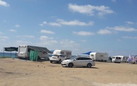 החוף חוזר לציבור: 8 מסיגי גבול שהציבו קראוונים בחוף הים בנהריה נאלצו לפנות את החוף קראוונים בחוף נהרייה(צילום: רשות מקרקעי ישראל)