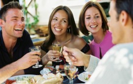 כיצד עוברים את סוף השבוע מבלי לעלות במשקל / סמנתה קלייטון צילום: יח