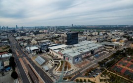 עופר הקניון הגדול בפ"ת פותח השבוע 380 חניות חדשות צילום: יניב אזולאי