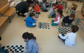שיעור שחמט בגן עופר בהרצליה צילום: עיריית הרצליה