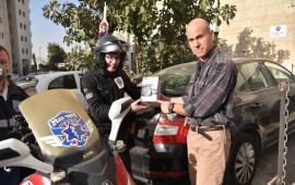 המגזר העסקי מתגייס לטובת לוחמי האש - חברת 3M תרמה 300 'נשמיות' מתנדבי 3M תורמים 'נשמיות' ללוחמי האש. צילום: אגף מדיה