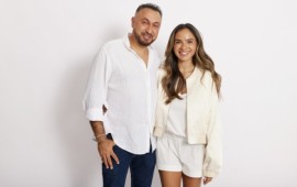 רשת SCOOP יוצאת בקמפיין חברתי "בנעליה" להעלאת המודעות להפרעות אכילה; בראשו איילין אינסאנז, בתו של רוני אינסאנז, שהתמודדה עם המחלה והחלימה מימין: איילין אינסאנז ואביה רוני אינסאנז, מבעלי רשת SCOOP. צילום: שי פרנקו