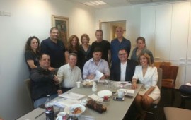 הסכם היסטורי יסדיר את תנאי ההעסקה של שחקני התיאטרון הסכם היסטורי חדש נחתם אתמול בין שח