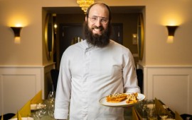 מסעדת חמסה הכשרה נפתחה בדברצן, הונגריה שף אהרון פייגין, מסעדת חמסה