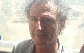 פעיל השמאל וקצין צה"ל במיל' אבי עופר פותח היום בשביתת רעב נגד הכיבוש אבי עופר. צילום: תני גולדשטיין