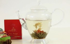 פרחים בקנקן: חברת Tea Shape תשיק בתערוכת ישראפוד פרחי תה וחטיפים מפירות