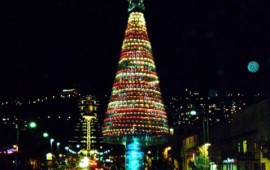 "חם פה": החג של החגים יוצא לדרך במושבה הגרמנית בחיפה crismestree