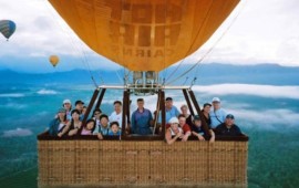 flying_baloon_cairns_australia