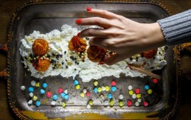 פותחים שבוע מתוק במיוחד, פרופיטרולים בקרם וניל של מסעדת פטרה. פרופיטרולים בקרם וניל