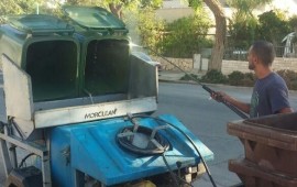 במיתר שומרים על העצים והניקיון ניקיון הפחים במיתר. צילום שמעון סרוסי