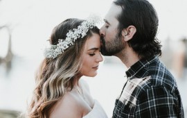 מארז מתנה מושלם ליום האהבה שלא כדאי לך לפספס זוג ביום האהבה