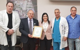 עובדי חברת החשמל במרחב הצפון, תרמו מכשור רפואי מתקדם למרכז הרפואי לגליל בנהריה טקס הענקת התרומה הכספית של ועד עובדי חברת החשמל במרחה הצפון בראשותו של אילן פנחס למרכז הרפואי לגליל בנהריה. צילום : רוני אלברט