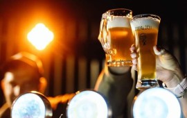 לאירוע הבא שלכם – בוחרים בבירה איכותית מבירליך במנרה כל הזכויות שמורות לנועם ארליך