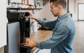 איך לבחור מכונת קפה למשרד החדש שלכם? קרדיט לתמונה Freepik