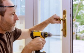 4 טיפים שיעזרו לכם לבחור מנעולן מקצועי צילום:freepik