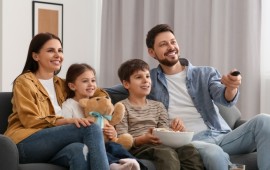 איך טלוויזיה תורמת לבריאות הנפשית שלנו קרדיט תמונה Shutterstock