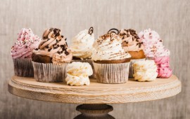 עוגות וקינוחים מומלצים בפתח תקווה קרדיט תמונה: freepik