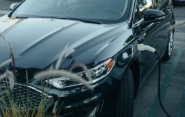 עמדות טעינה במקום העבודה: כך משתלבת הטעינה החשמלית בשגרת היומיום