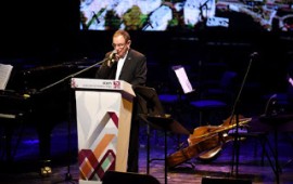 אמנים שרים אריק איינשטיין למען מטופלי ביה"ח האונקולוגי ברמב"ם אמנים שרים אריק איינשטיין למען מטופלי ביה